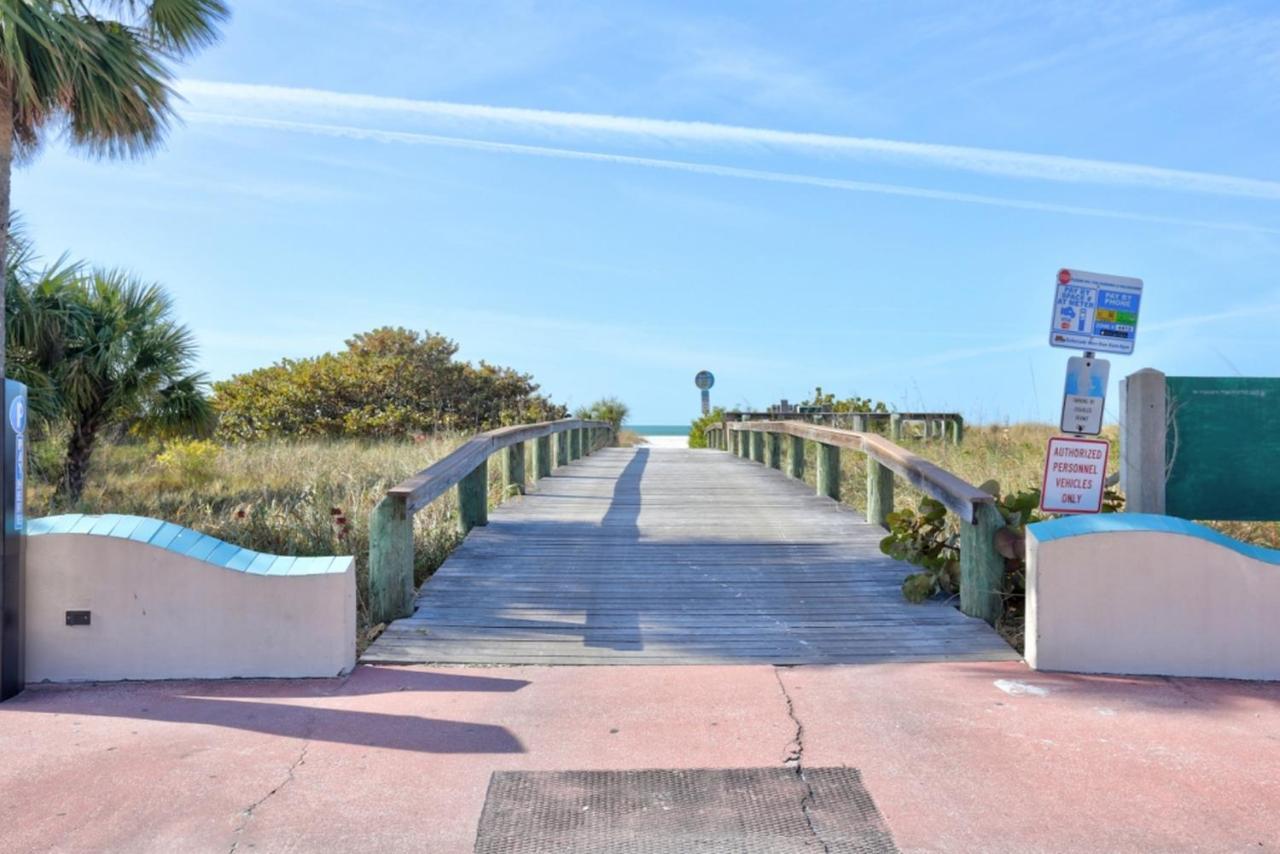 Gulf Winds Resort By Travel Resort Services St. Pete Beach Exterior photo