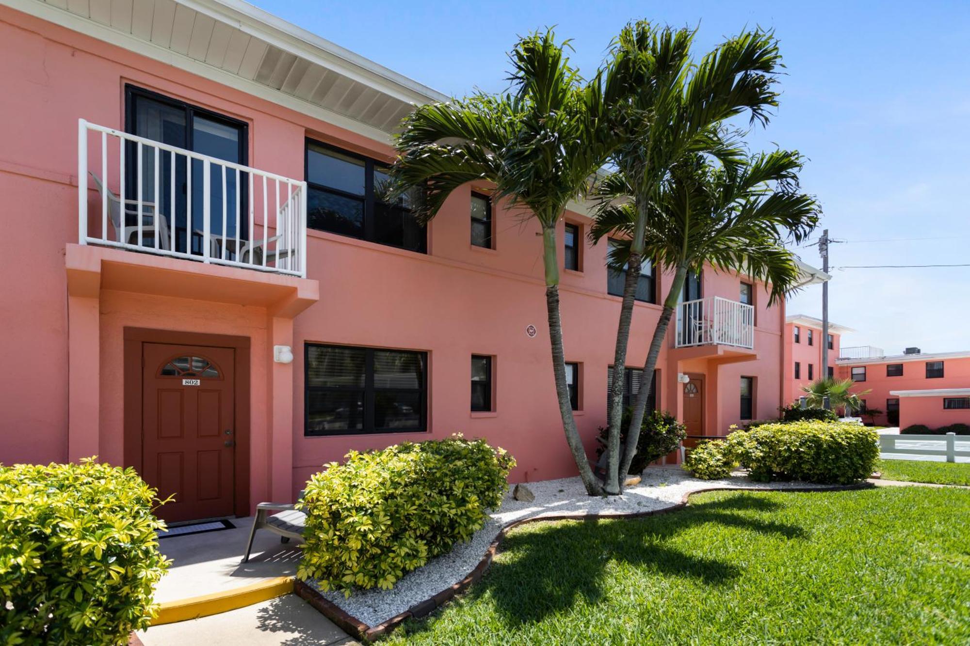 Gulf Winds Resort By Travel Resort Services St. Pete Beach Exterior photo